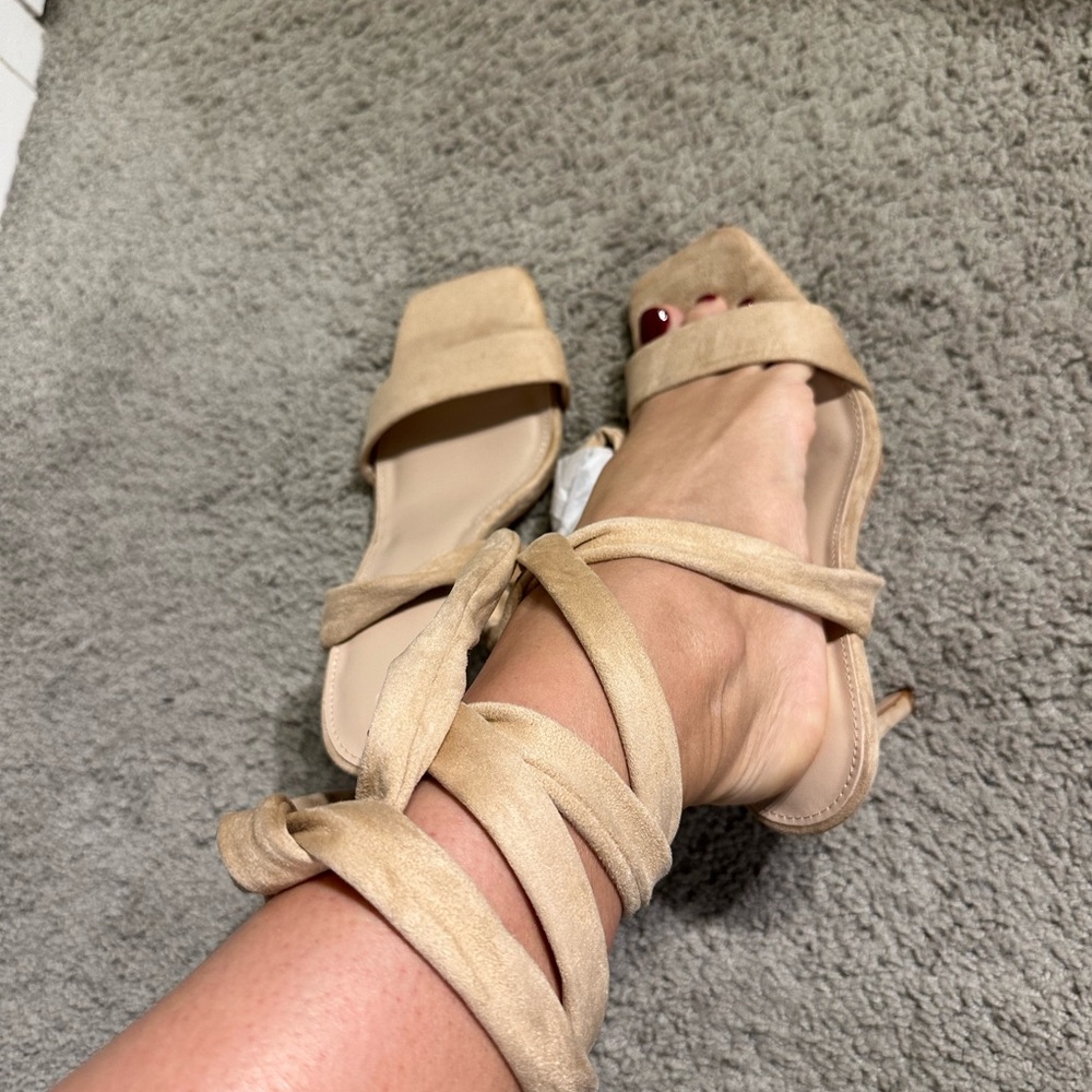 Elegant Tan Strappy Sandals